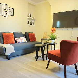 https://apt-stylish-in-london-e14.cambridgehotelsuk.com